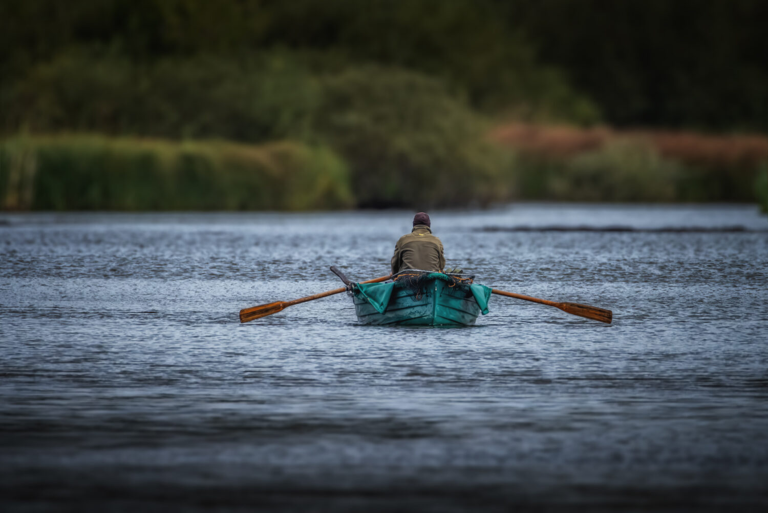 Ein einsamer Angler auf dem Jungferweiher