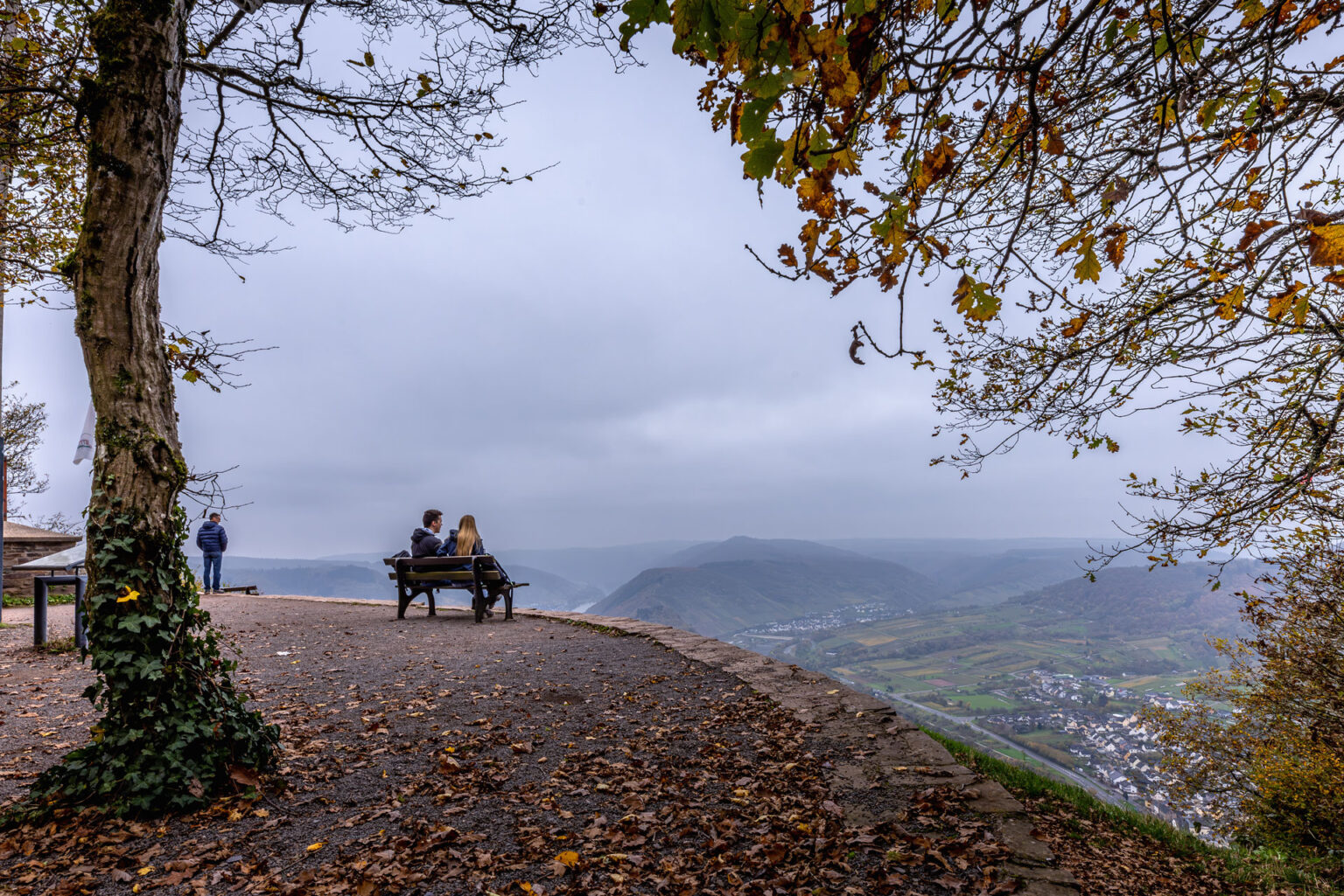 Aussichtspunkt Bremmer Gipfelkreuz am Calmont Klettersteig