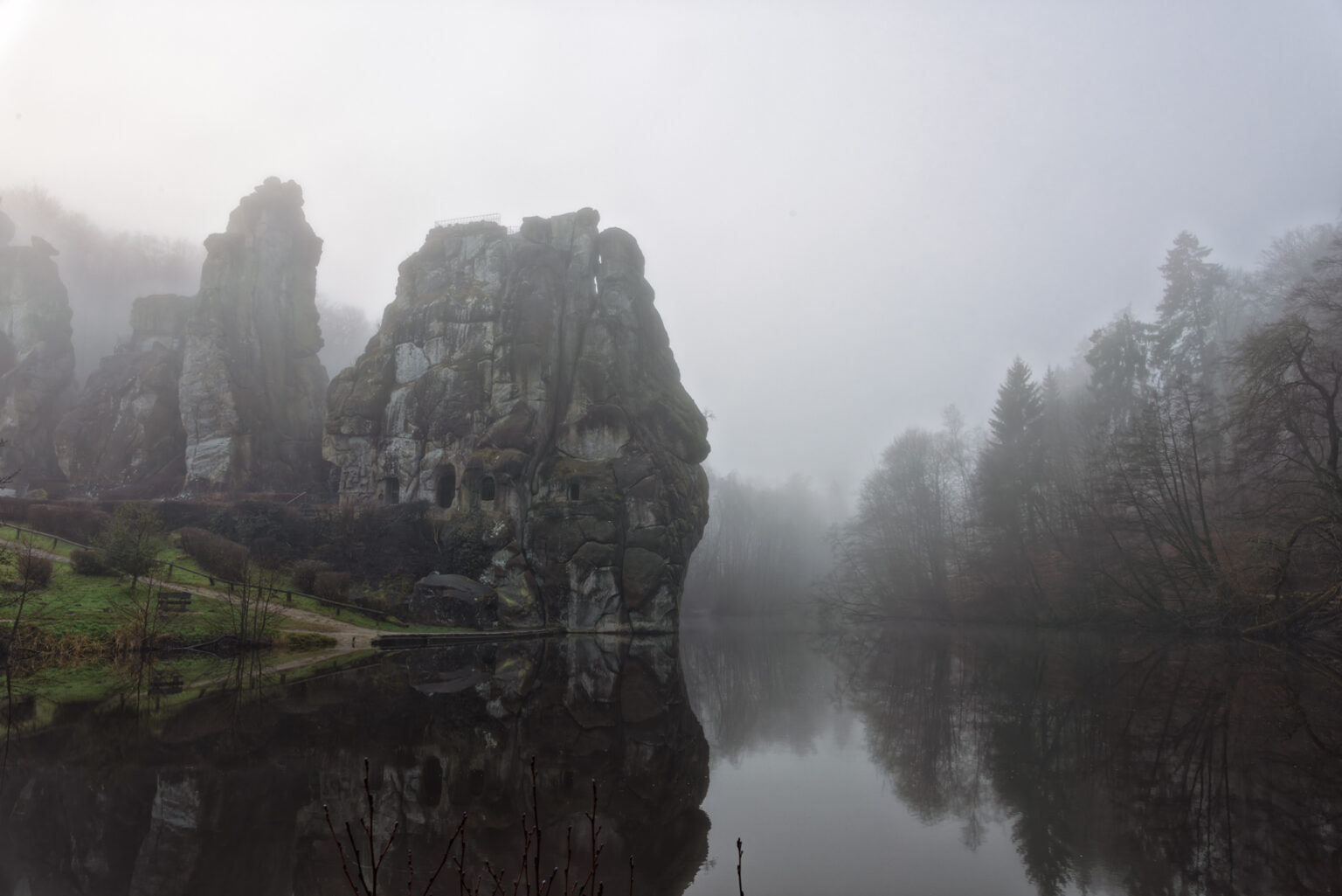 Ein Teil des Natur- und Kulturdenkmals "Externsteine" im Teutoburger Wald